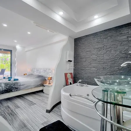 Le Jona - 200m Plage - Jacuzzi - Vca 아파트